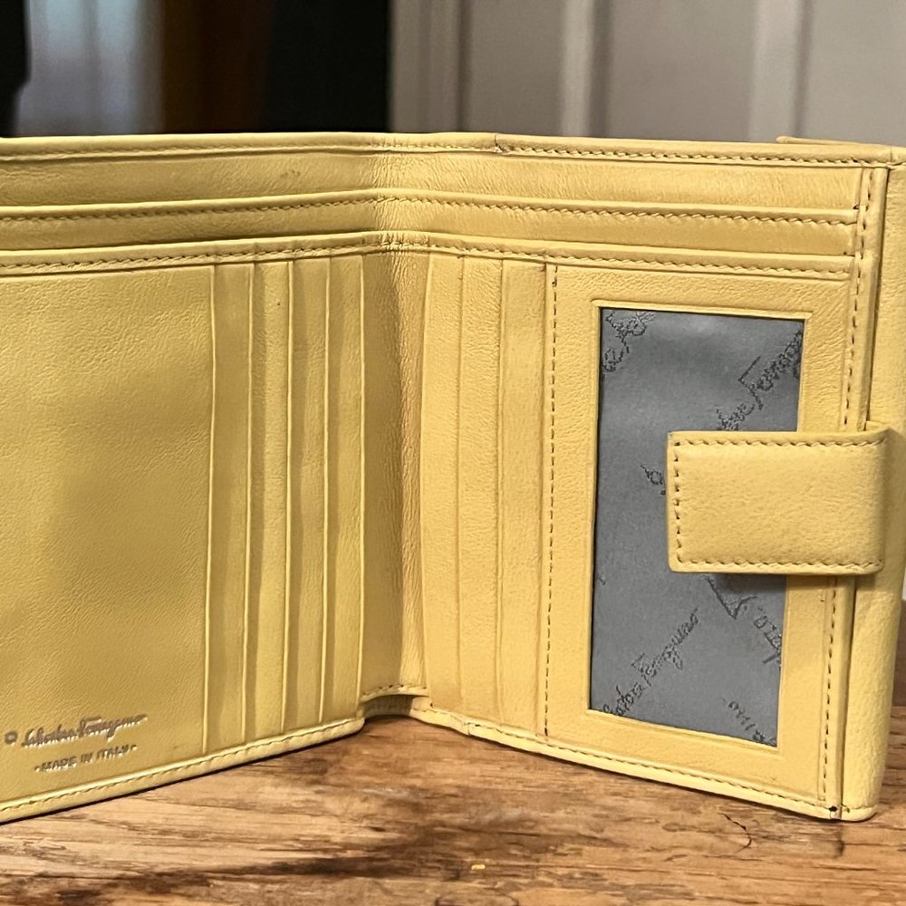 Authentic Ferragamo Compact Wallet - Picture 2 of 4